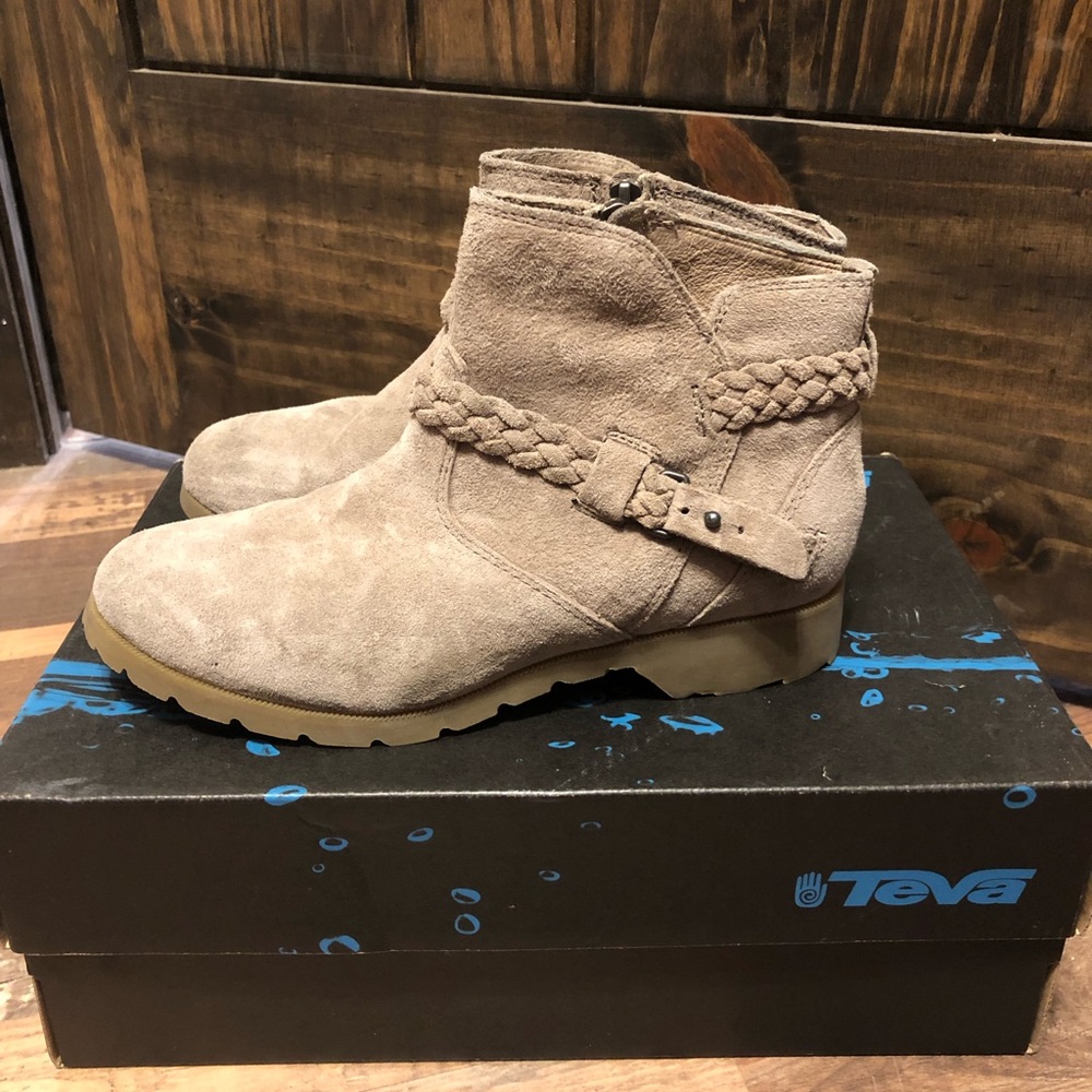 teva ankle boots